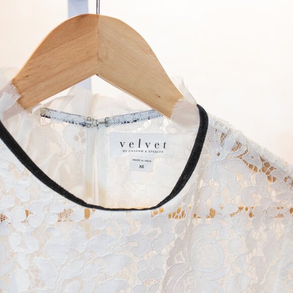 Velvet lace top - Picture 2 of 3